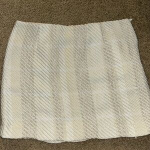 H&M cream color mini skirt size L